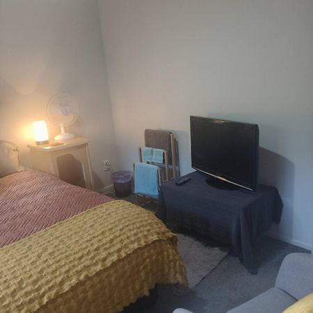 Double Room Free Wifi Hamilton Exterior photo