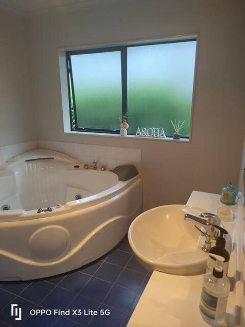 Double Room Free Wifi Hamilton Exterior photo